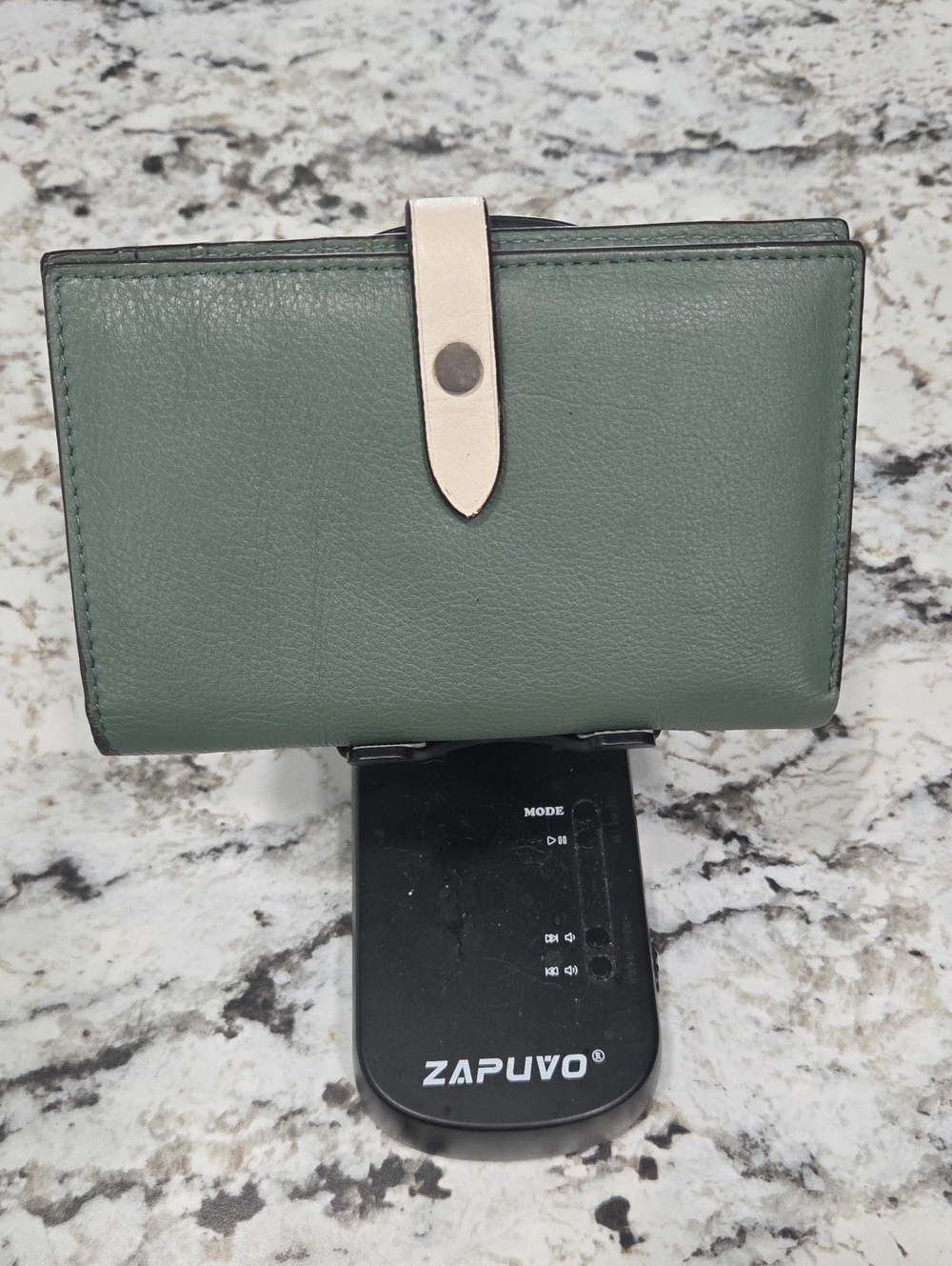 Leather Bi-Fold Wallet with Contrast Strap - Green
